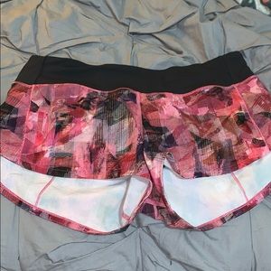 Lulu lemon speed up shorts 2.5